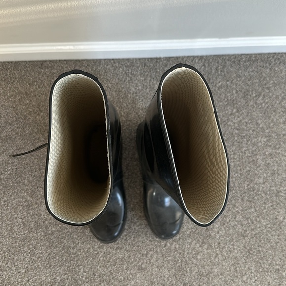 Hunter Women’s Tall Black Rainboots, Size 8 - Picture 3 of 4